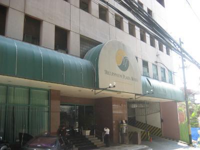 Millenium Plaza Hotel Makati City Exterior photo